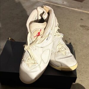 Classic White High-Top Sneakers Jordan 8 retro